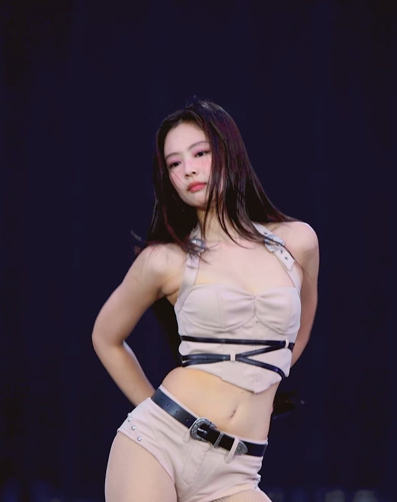 [잡담] 난 제니 콘서트 의상 중에 이게 젤 이뻐 | 인스티즈