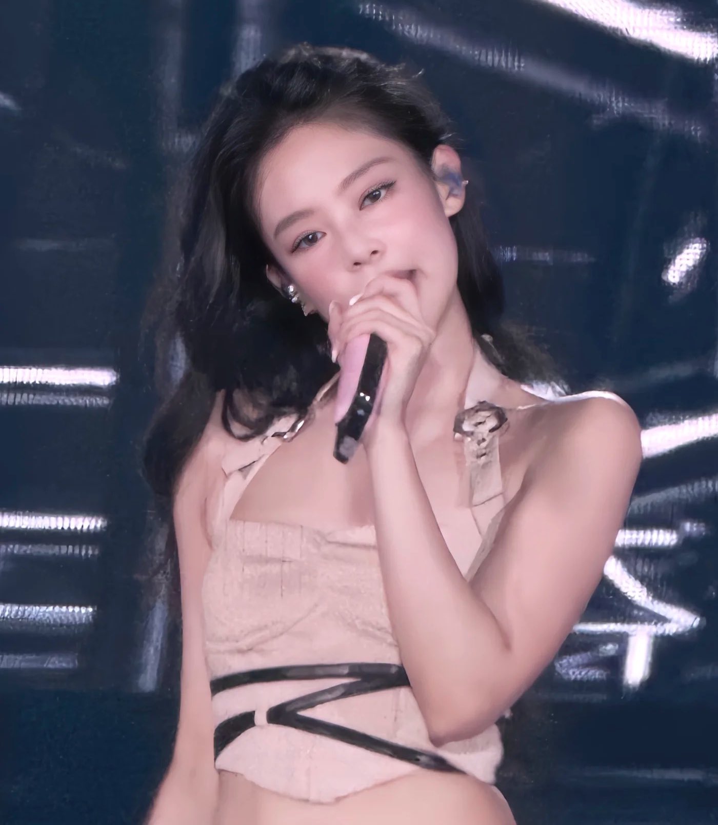 [잡담] 난 제니 콘서트 의상 중에 이게 젤 이뻐 | 인스티즈