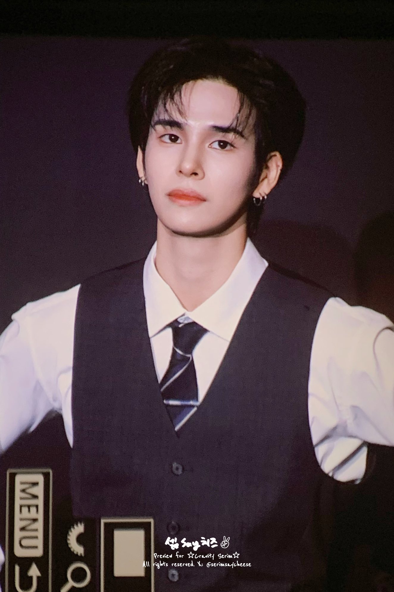 [잡담] 수상할정도로 쓰리피스 수트가 잘어울리는 박사원이 좋다.. | 인스티즈