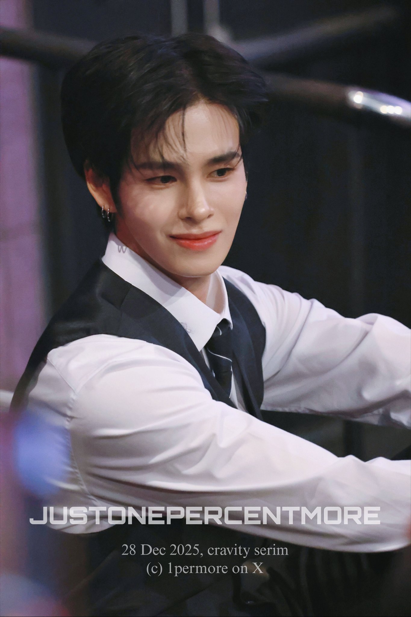 [잡담] 수상할정도로 쓰리피스 수트가 잘어울리는 박사원이 좋다.. | 인스티즈