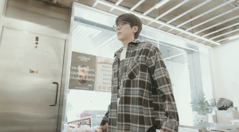 체크셔츠 광인이라 불리는 연예인 근황 .JPG | 인스티즈