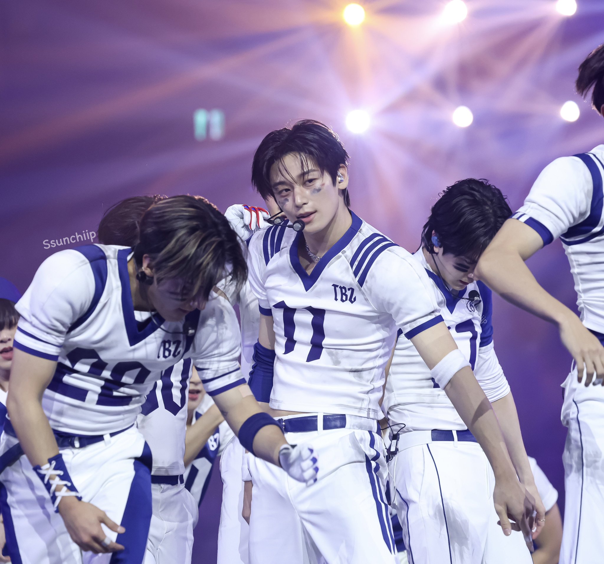 [잡담] 정말 다시봐도 더보이즈 가요대전 착장 개고트.. | 인스티즈