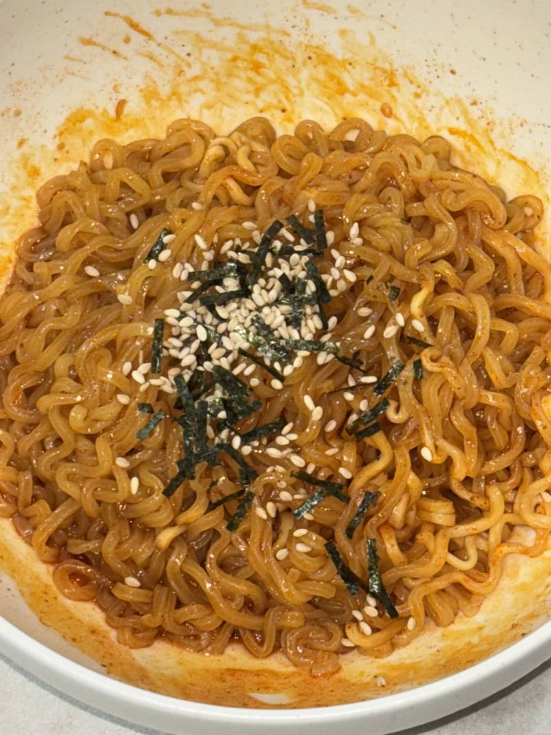 [잡담] 올해 이룬 것: 친구들에게 촉촉불닭 권위자로 인정받기 | 인스티즈