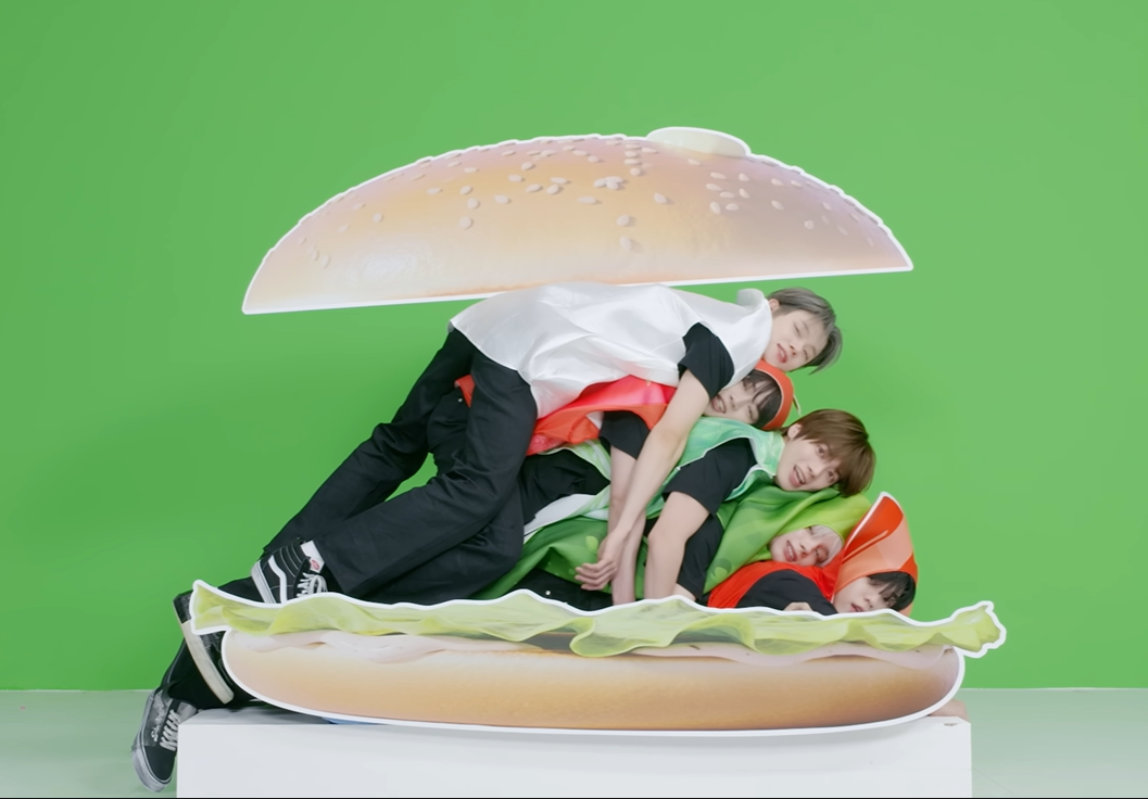 [잡담] 연준 다리 긴 건 알았는데 이건 미친 거 아님? 했거든? | 인스티즈