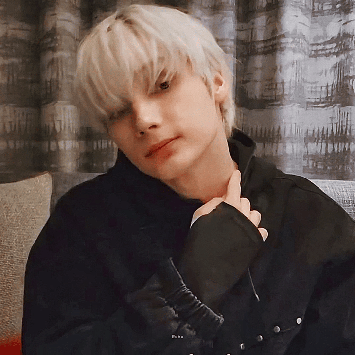 [잡담] 휴닝카이 자기 얼굴은 딱히 20살에서 안 변한거 같단게 ㄹㅇ임 | 인스티즈