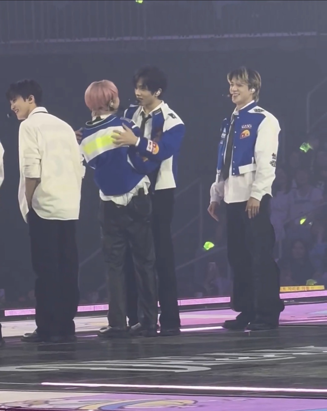 [잡담] 지성이랑 런쥔이 덩치차이 설랸다 | 인스티즈