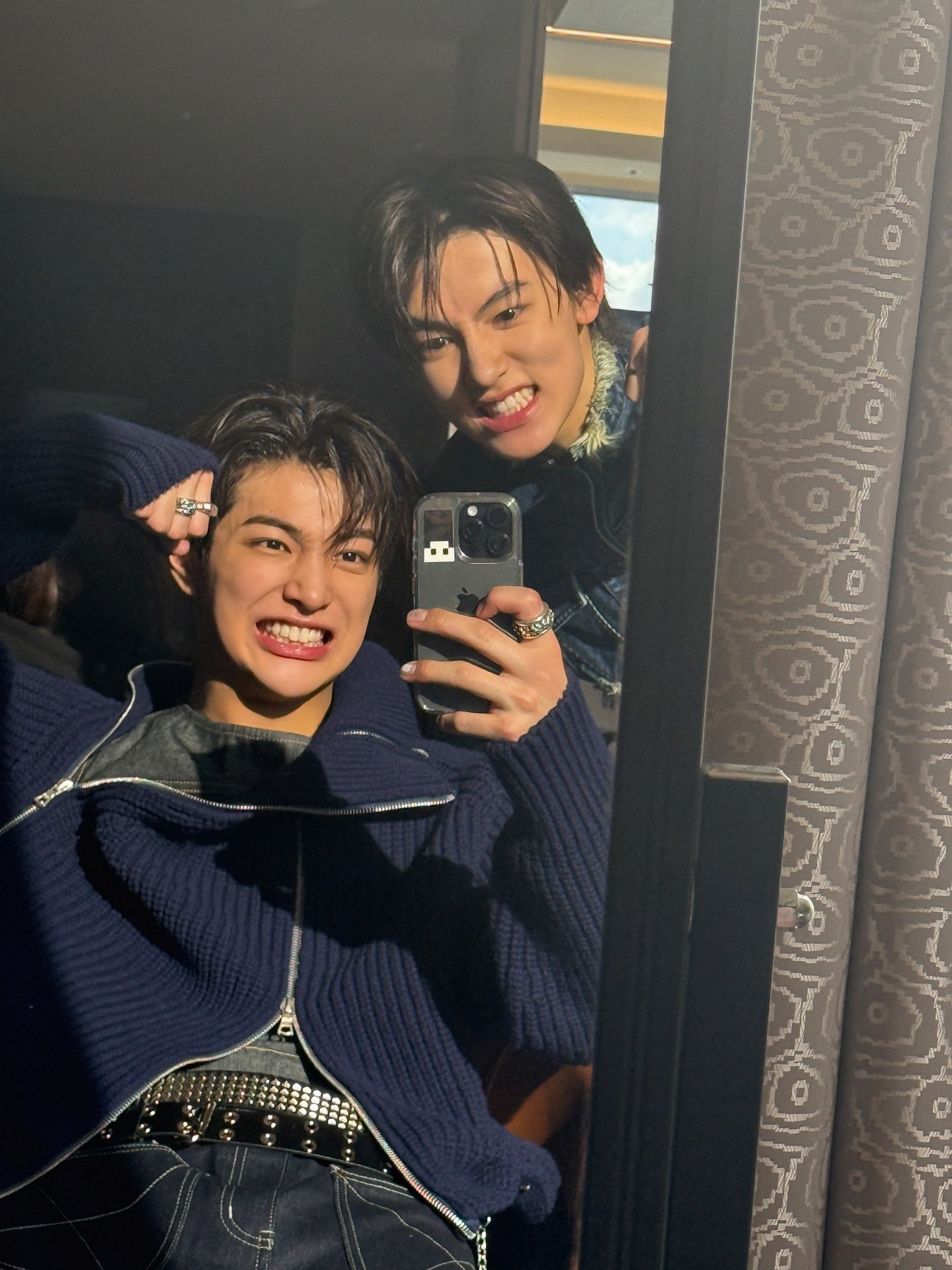 [잡담] 코르티스 건호랑 성현이 새로 올라온 사진 흐름봐ㅋㅋㅋ | 인스티즈