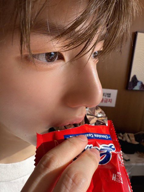 [잡담] 건호가 찍은 주훈이 봐봐 | 인스티즈