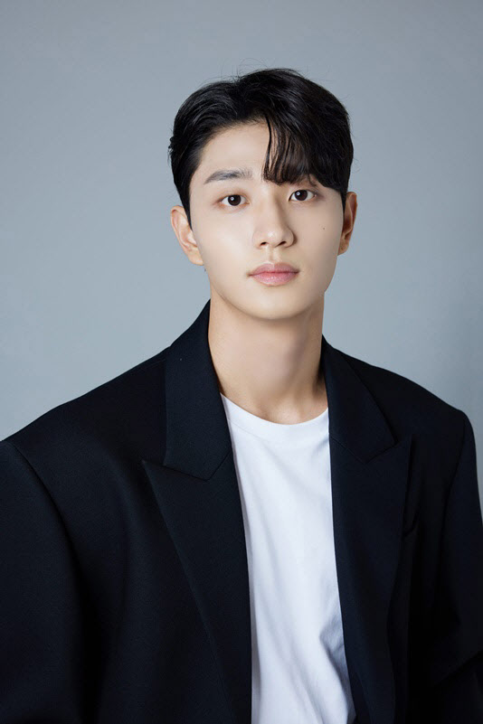 [정보/소식] '업계 주목' 김재원, '나반나연' 합류?…로코 남주 계보 기대감[김가영의 View] | 인스티즈