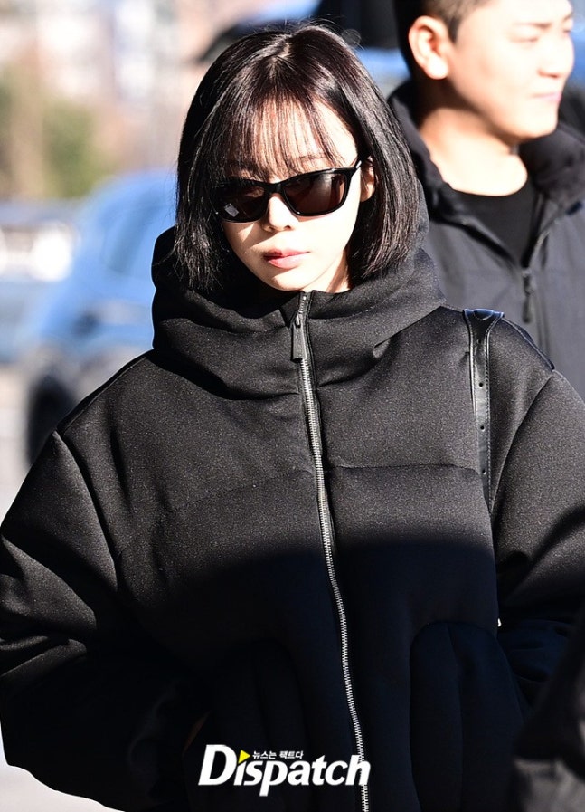 [잡담] 오늘 일본 출국한 윈터 기사사진 | 인스티즈