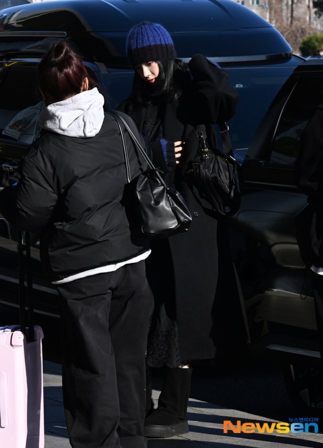 [잡담] 251230 에스파 일본 출국 기사사진 | 인스티즈