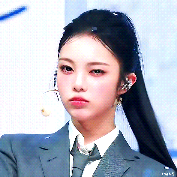 [잡담] 하투하 이안 사진보면 필터 엄청 쓴 얼굴 같은데 | 인스티즈