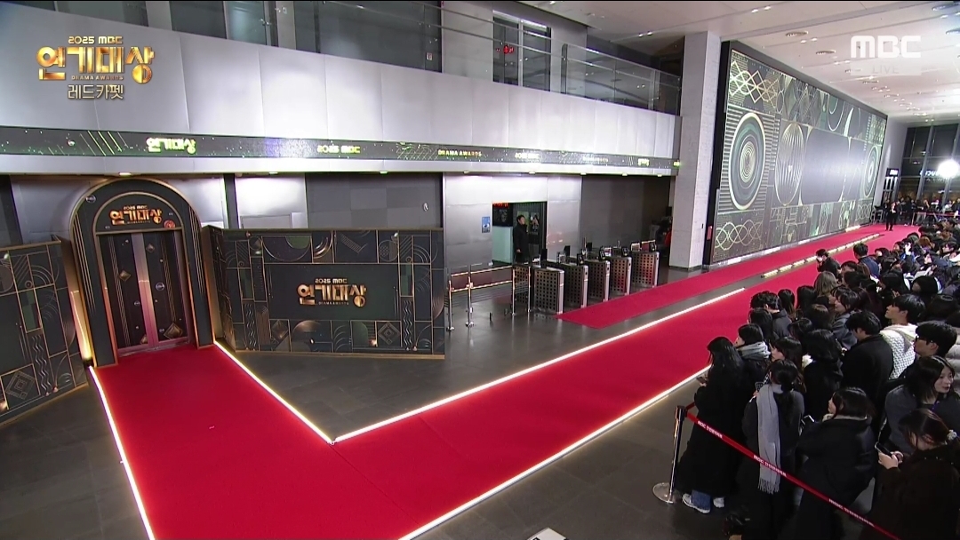 [잡담] 엠사 연대 레카 생중계 현장 | 인스티즈