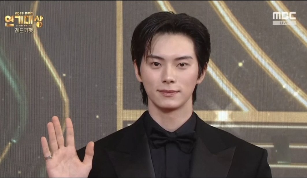 [잡담] 이채민 오늘 올블랙+반깐했네 | 인스티즈