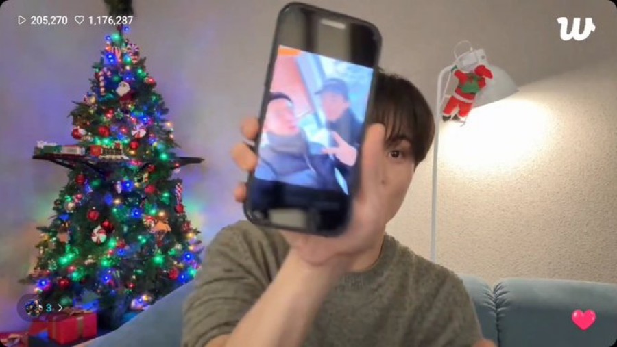 [잡담] 마크랑 재현이 밥먹고 사진 찍은 거 보여주는데 | 인스티즈