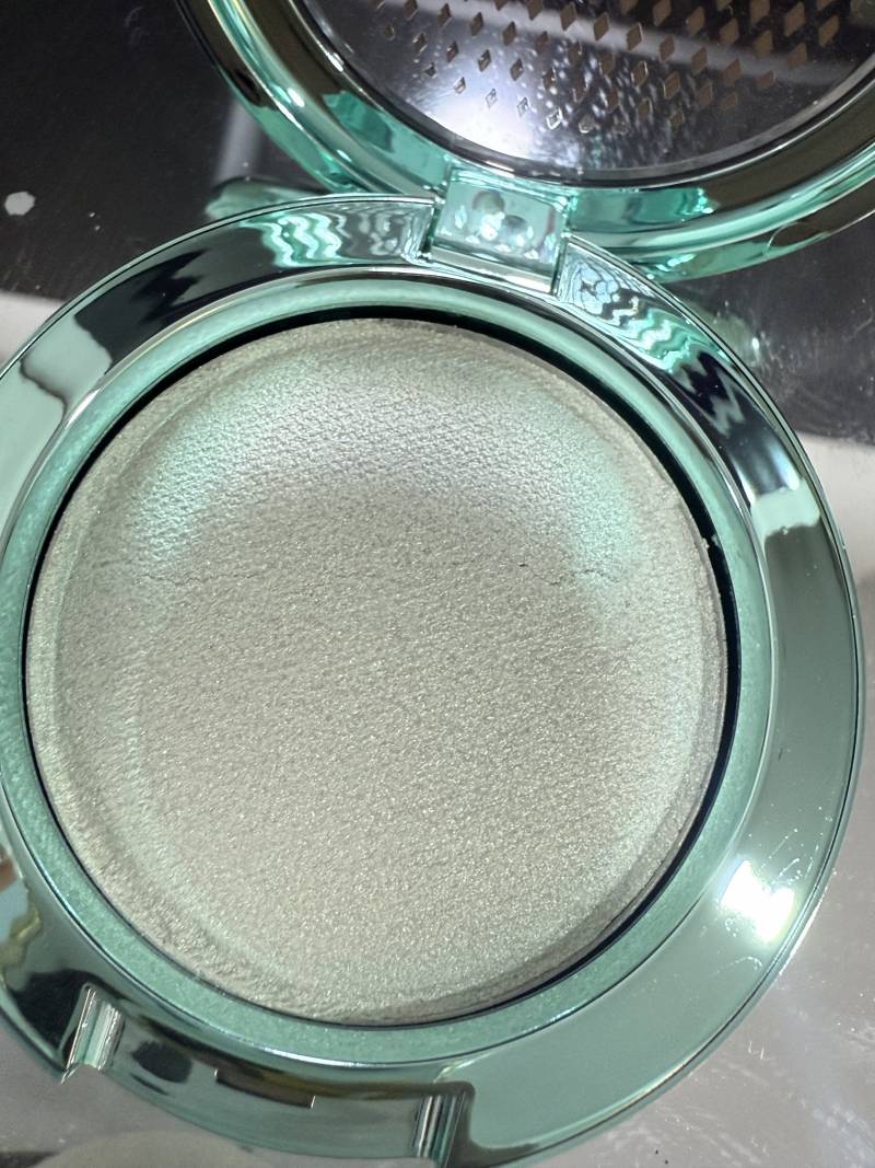 [잡담] 화장잘알..하이라이터 새로 샀는데 정상품이야?ㅜ | 인스티즈