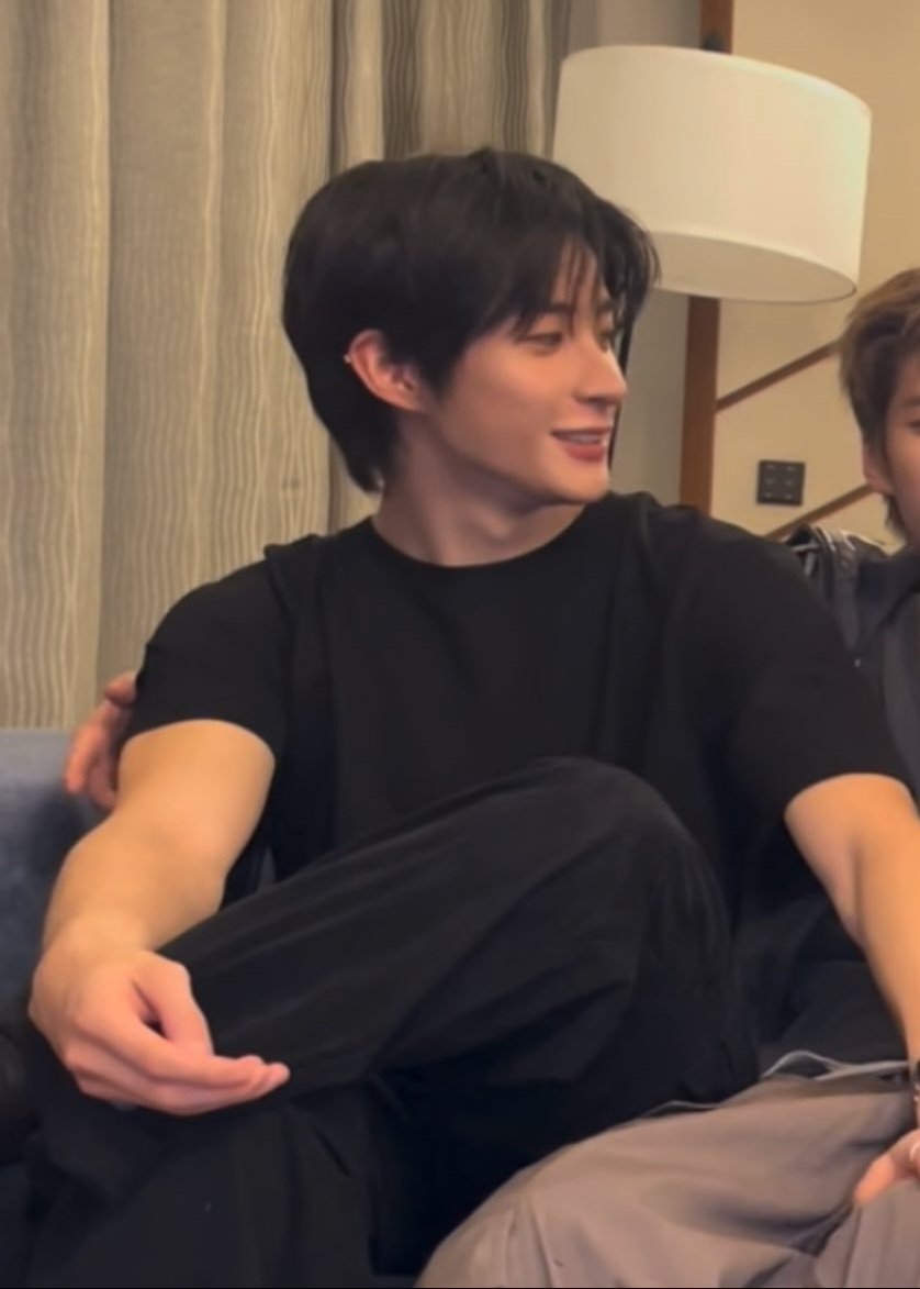 [잡담] 아니 얼마전에 큰방에서 앤톤 본게 | 인스티즈