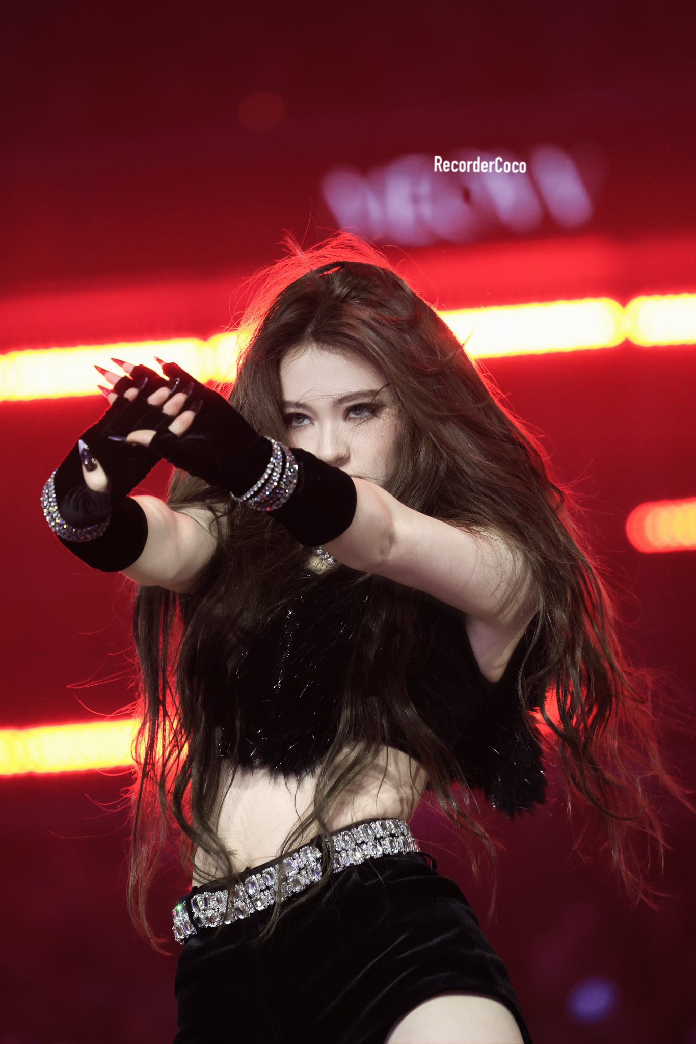 [잡담] 엘라 아기 진짜 너무 예쁘게 잘 큼 | 인스티즈