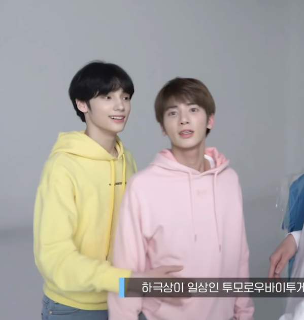 [잡담] 툽 태현 휴닝카이 한때는 크기 차이 얼마 안 났었을 시절이 있었는데 ㅋㅋ | 인스티즈