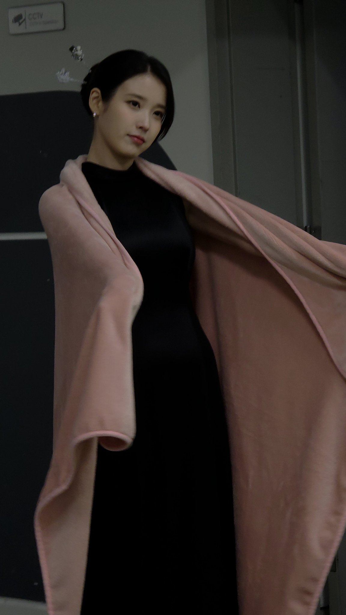 [잡담] 아이유) 아이유 나 안아 | 인스티즈