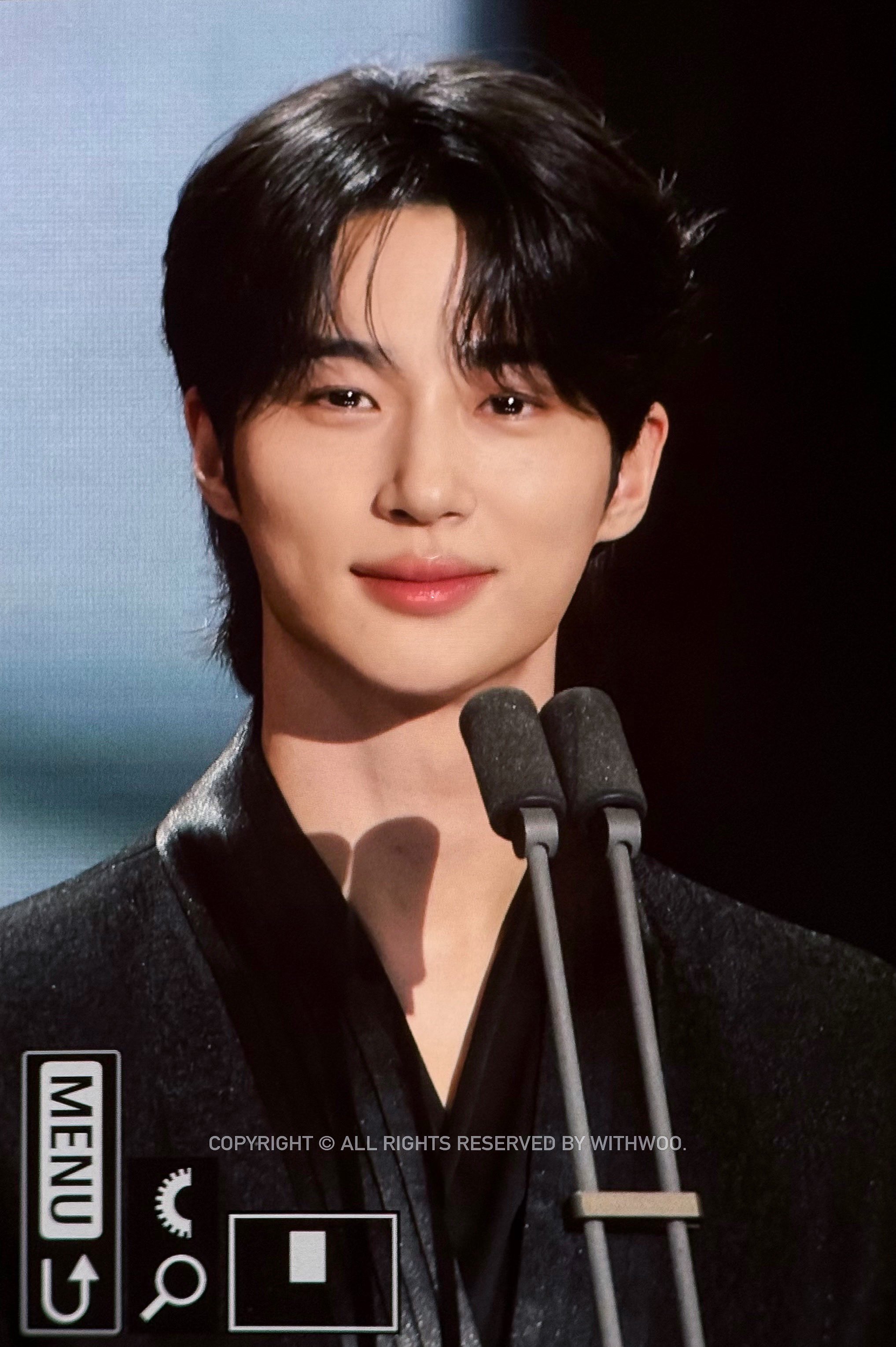 [잡담] 변우석) 변우석 오늘따라 더 눈동자가 초롱초롱한거같음 | 인스티즈