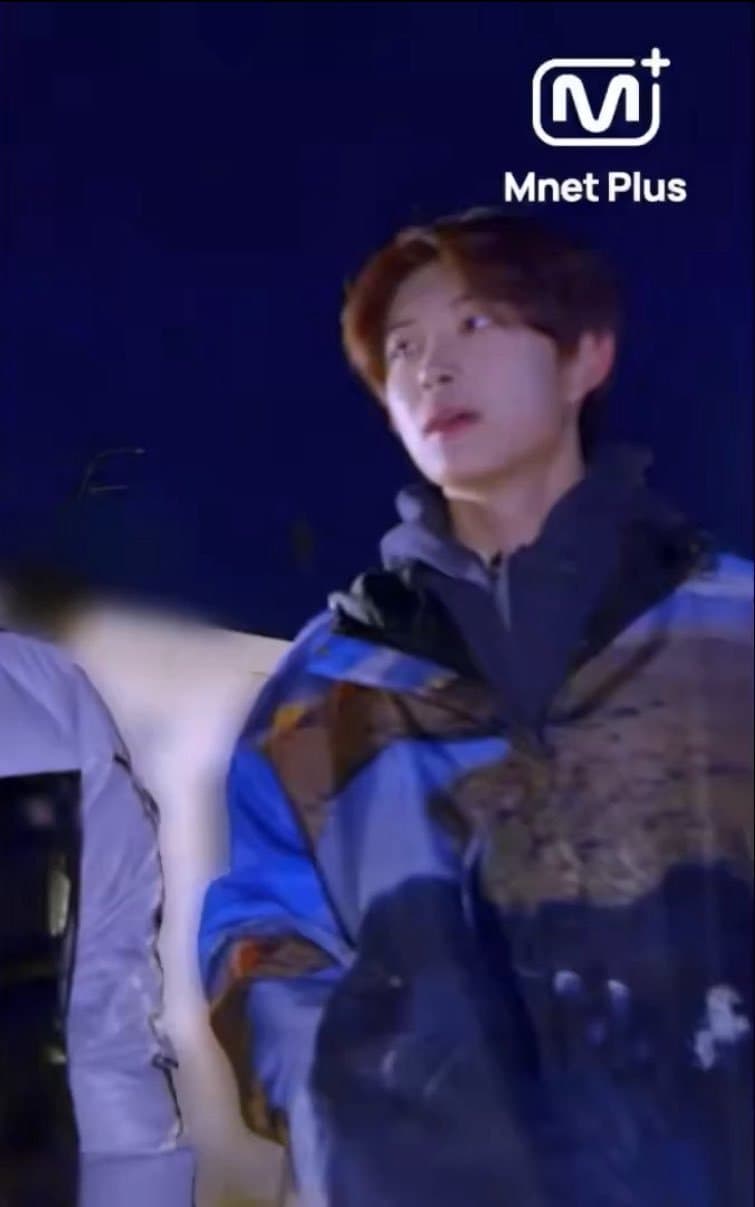 [잡담] 김건우 쌩얼보느라 옷을 이제 봄 | 인스티즈