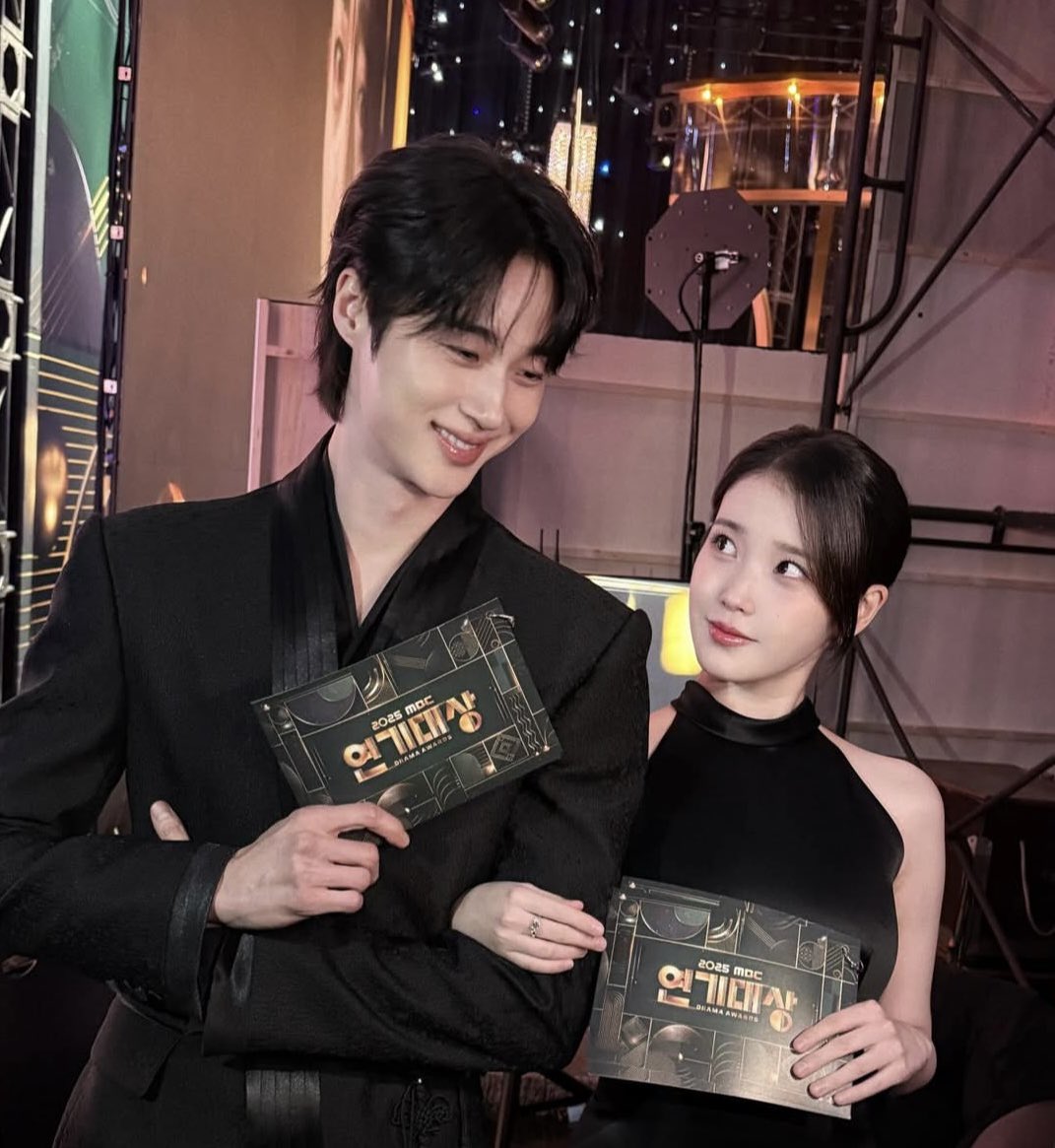 [잡담] 변우석 아이유 투샷 | 인스티즈