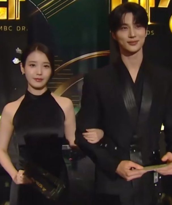 [잡담] 대군부인) 근데 대군쀼 진짜 팬들 미치게하는 게 | 인스티즈