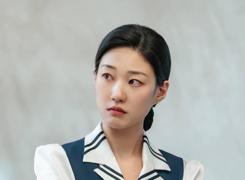 [잡담] 이런 얼굴이면 남자들이 줄을 서나? | 인스티즈