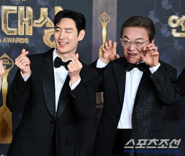 [잡담] 모범택시3) 레카 윤시윤,이제훈,표예진,김의성,장혁진,배유람 | 인스티즈