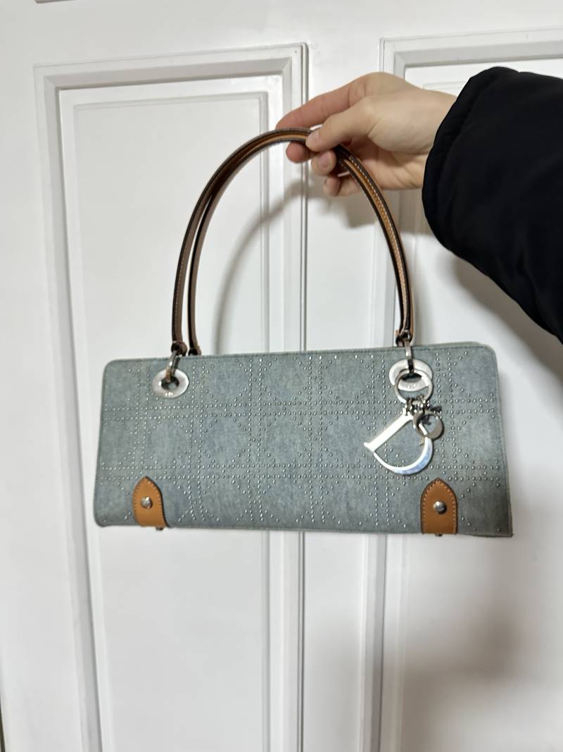 [잡담] 이 디올백 어때 집에 묵혀놨던건데 25살이야 | 인스티즈