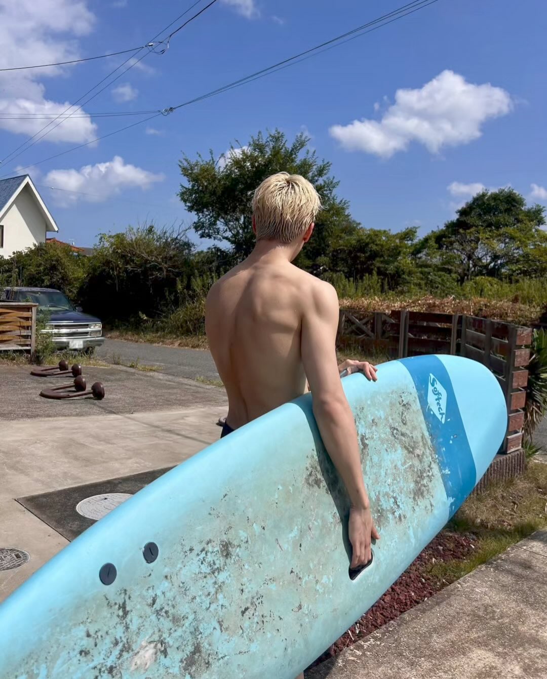 [잡담] 잘생긴 남자 홀딱 벗은 등판 볼 사람 | 인스티즈