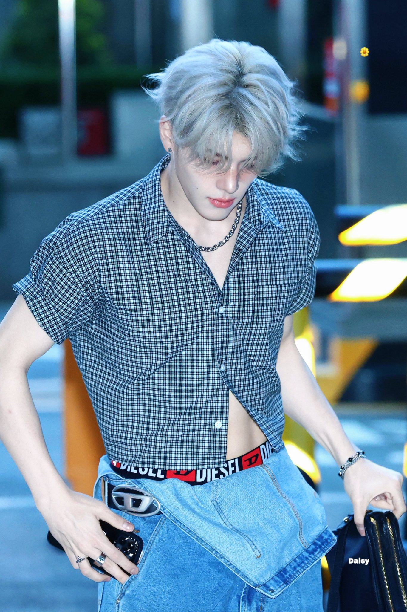 [잡담] 잘생긴 남자 홀딱 벗은 등판 볼 사람 | 인스티즈