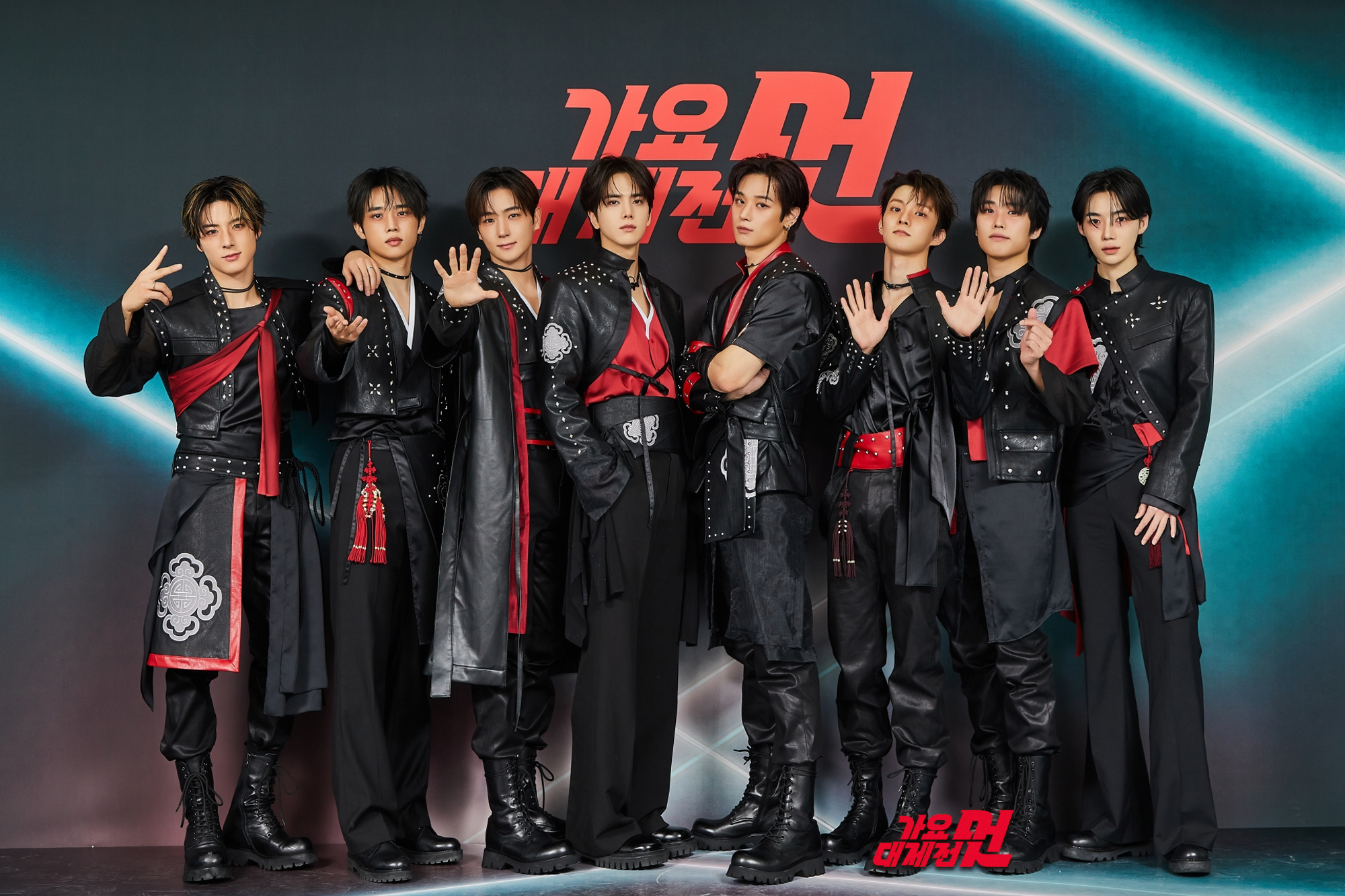 [잡담] 와 더보이즈 의상 진짜 예쁘다 | 인스티즈