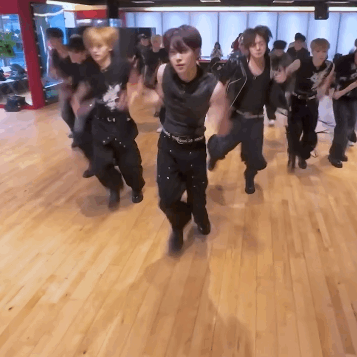 [잡담] 알디원 건우 몸 진짜 이쁘다 | 인스티즈