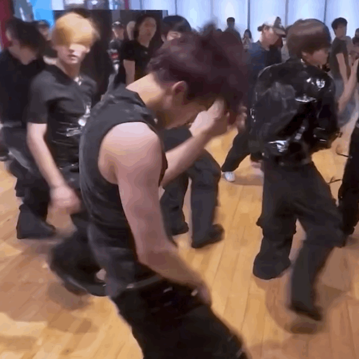 [잡담] 알디원 건우 몸 진짜 이쁘다 | 인스티즈