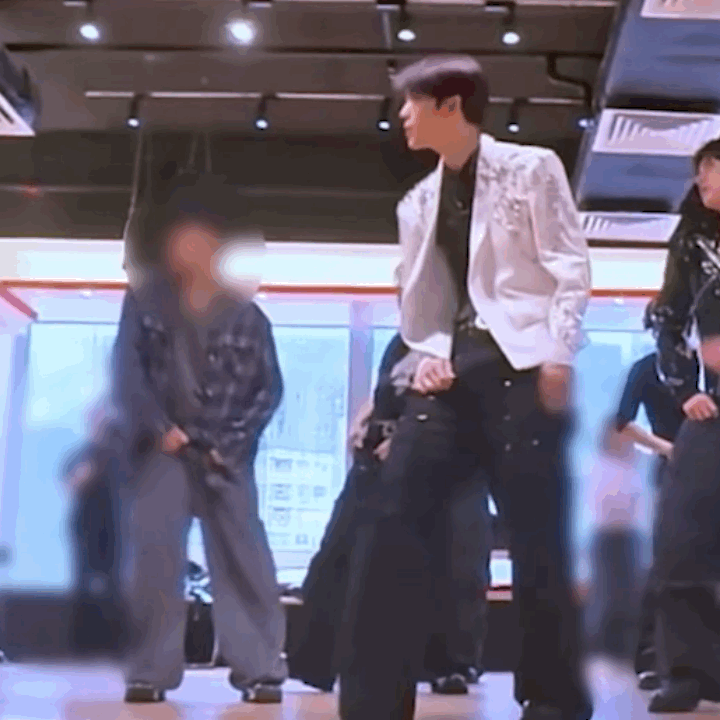 [잡담] 알디원 건우 몸 진짜 이쁘다 | 인스티즈