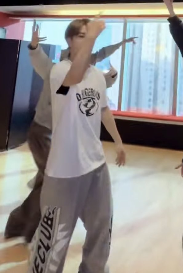 [잡담] 씬롱이 이너티 왜케 집요하게 입는데 | 인스티즈