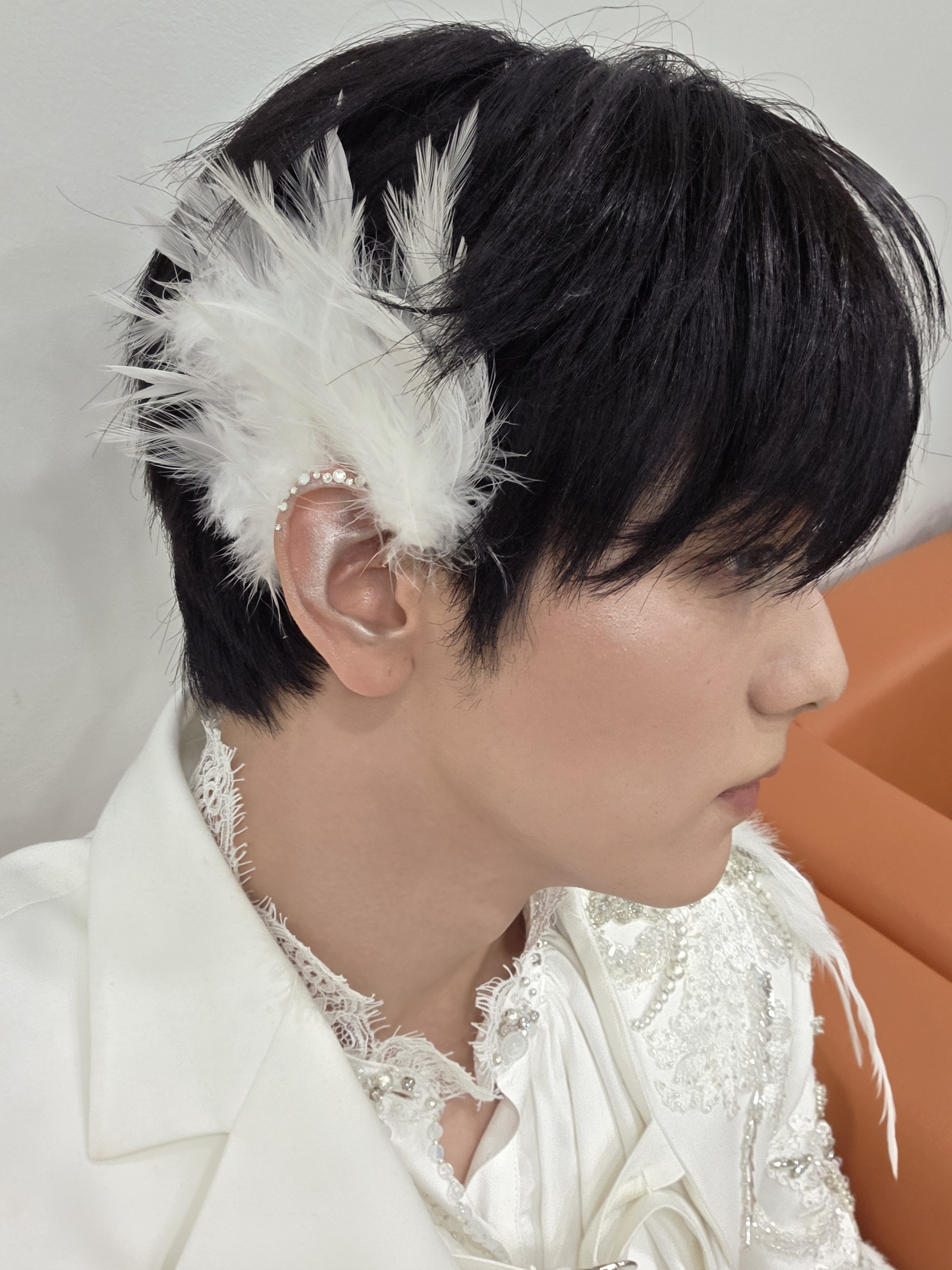 [잡담] 투바투 수빈 귀에도 메이크업한거봐 | 인스티즈