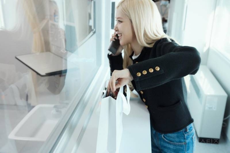 크리스마스에 서울대학교 어린이병원에 다녀온다는 로제 | 인스티즈