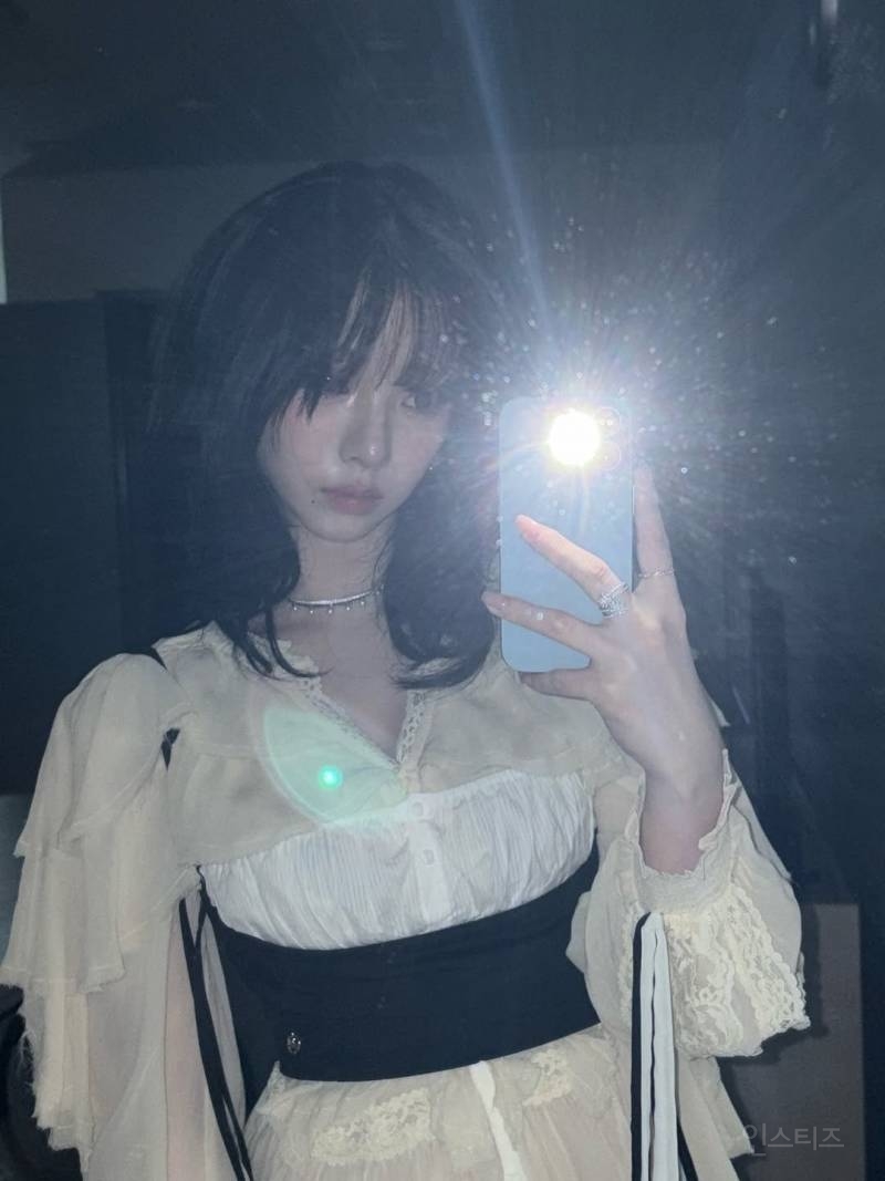 새해 맞이 인스타 게시물 올려주는 에스파 카리나 윈터.jpg | 인스티즈