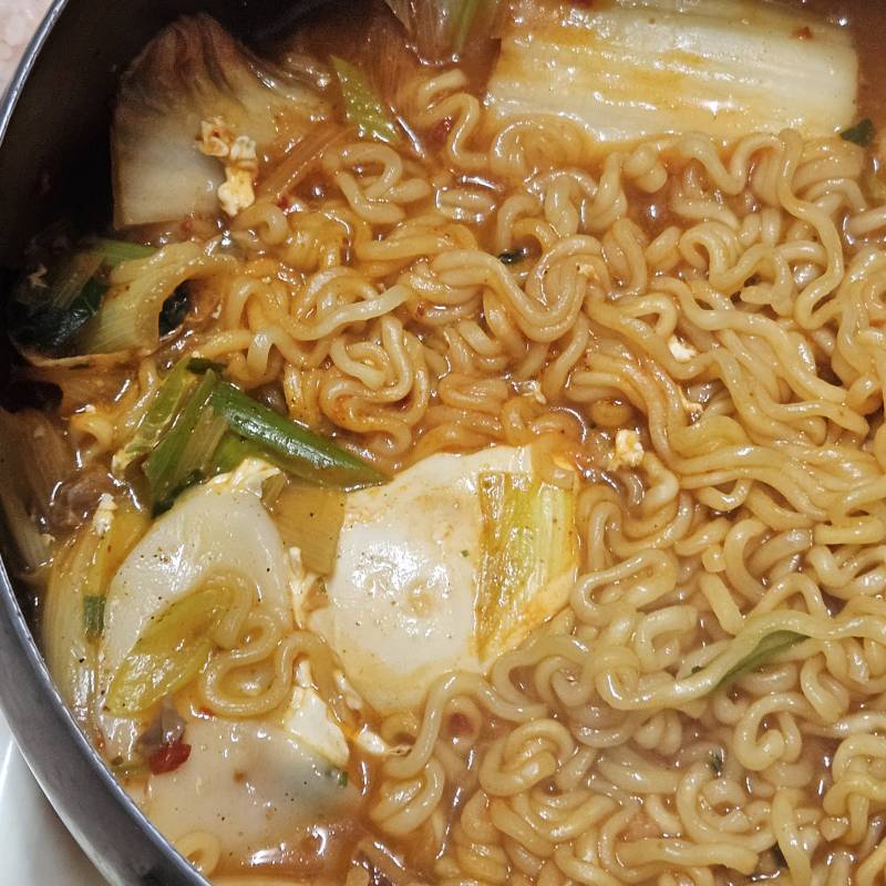 [잡담] 라면 약간 퍼져보여? | 인스티즈