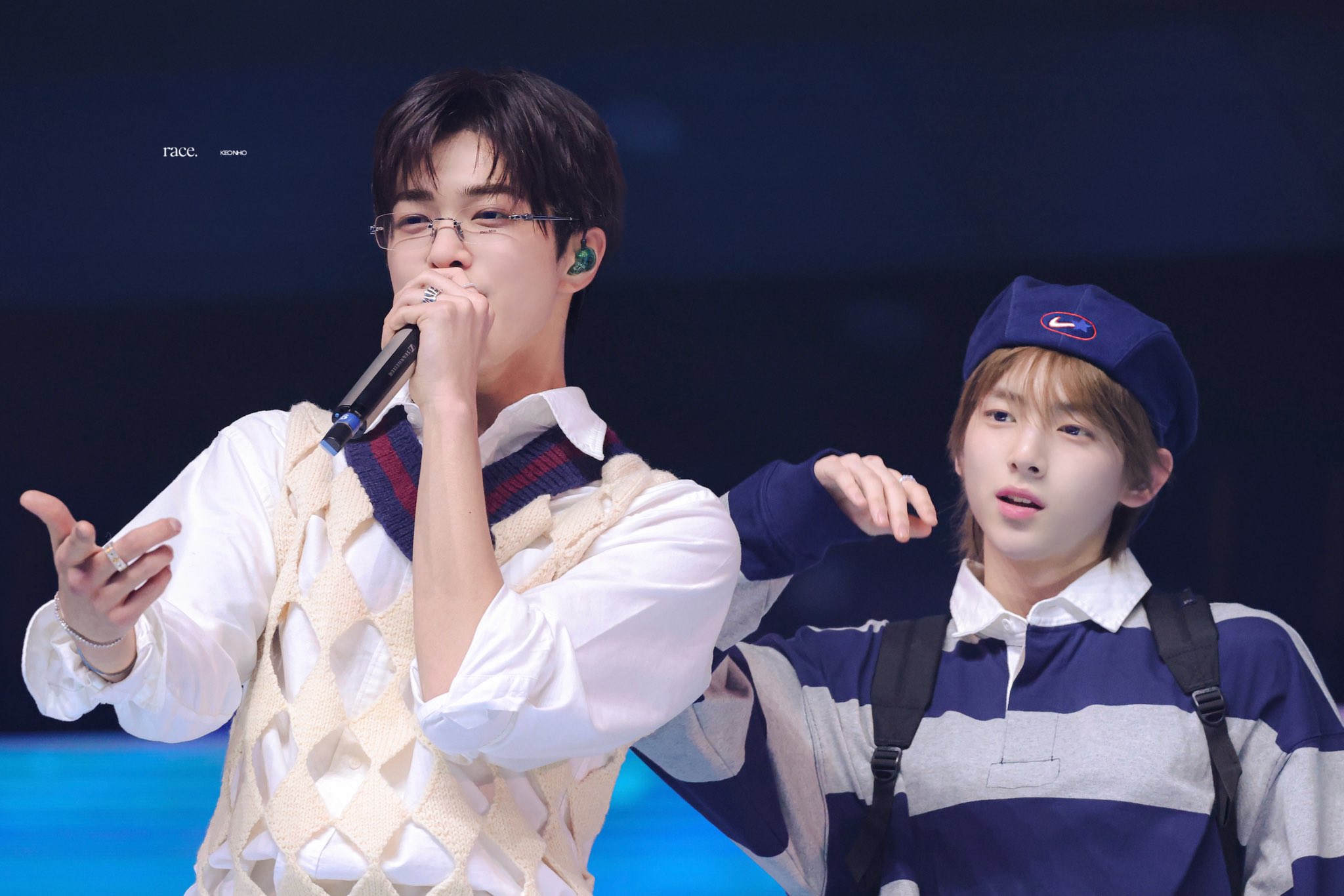 [잡담] 어제 코르티스 고딩 어깨에 매달린 초딩 | 인스티즈