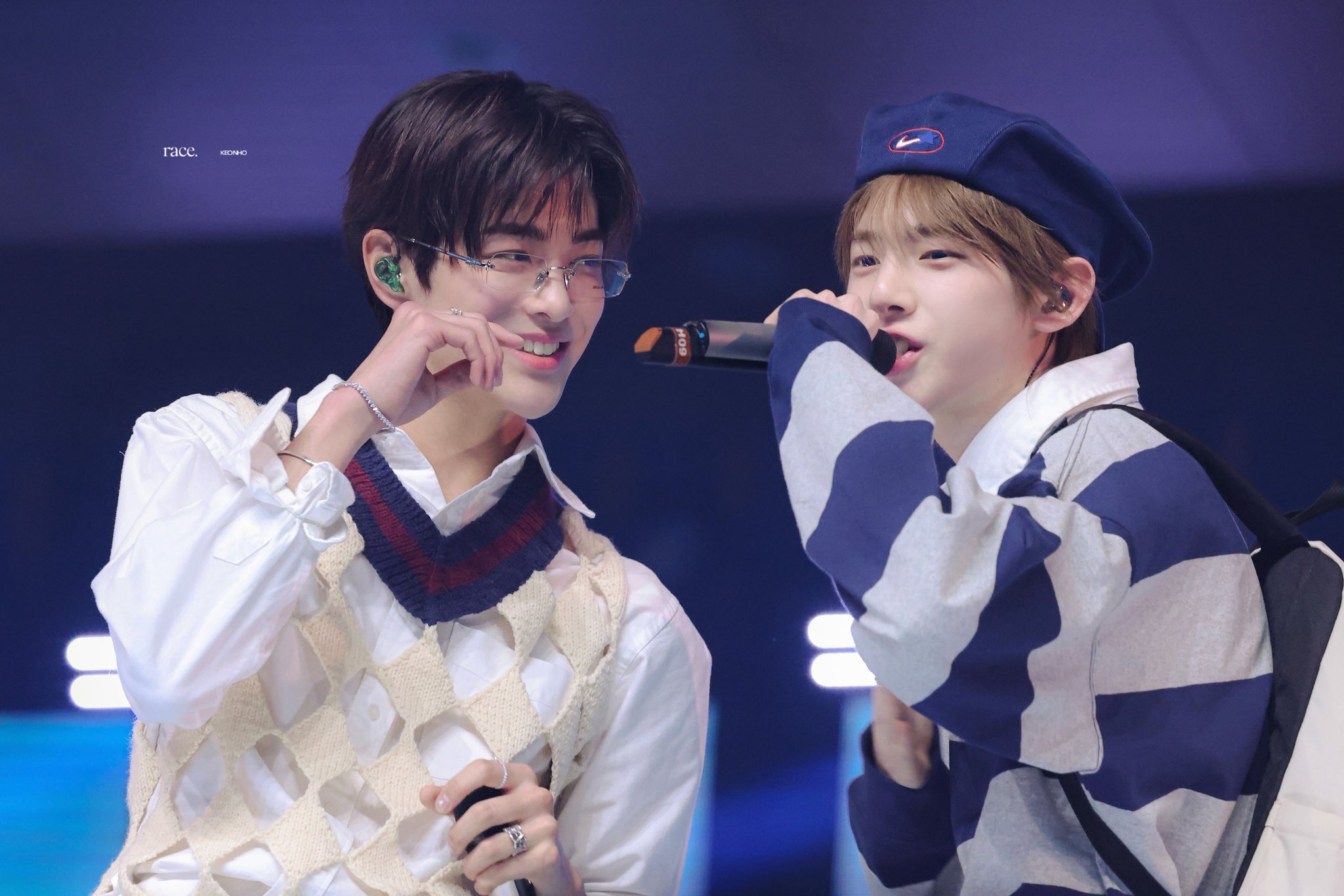 [잡담] 어제 코르티스 고딩 어깨에 매달린 초딩 | 인스티즈