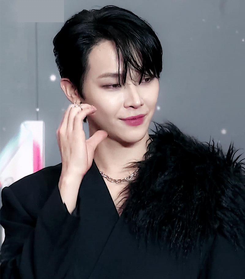 [잡담] 니콜라스 턱 썰린 거 너무 좋다 | 인스티즈