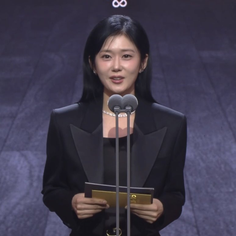 [잡담] 김지원 장나라 수트 착장 느좋 | 인스티즈