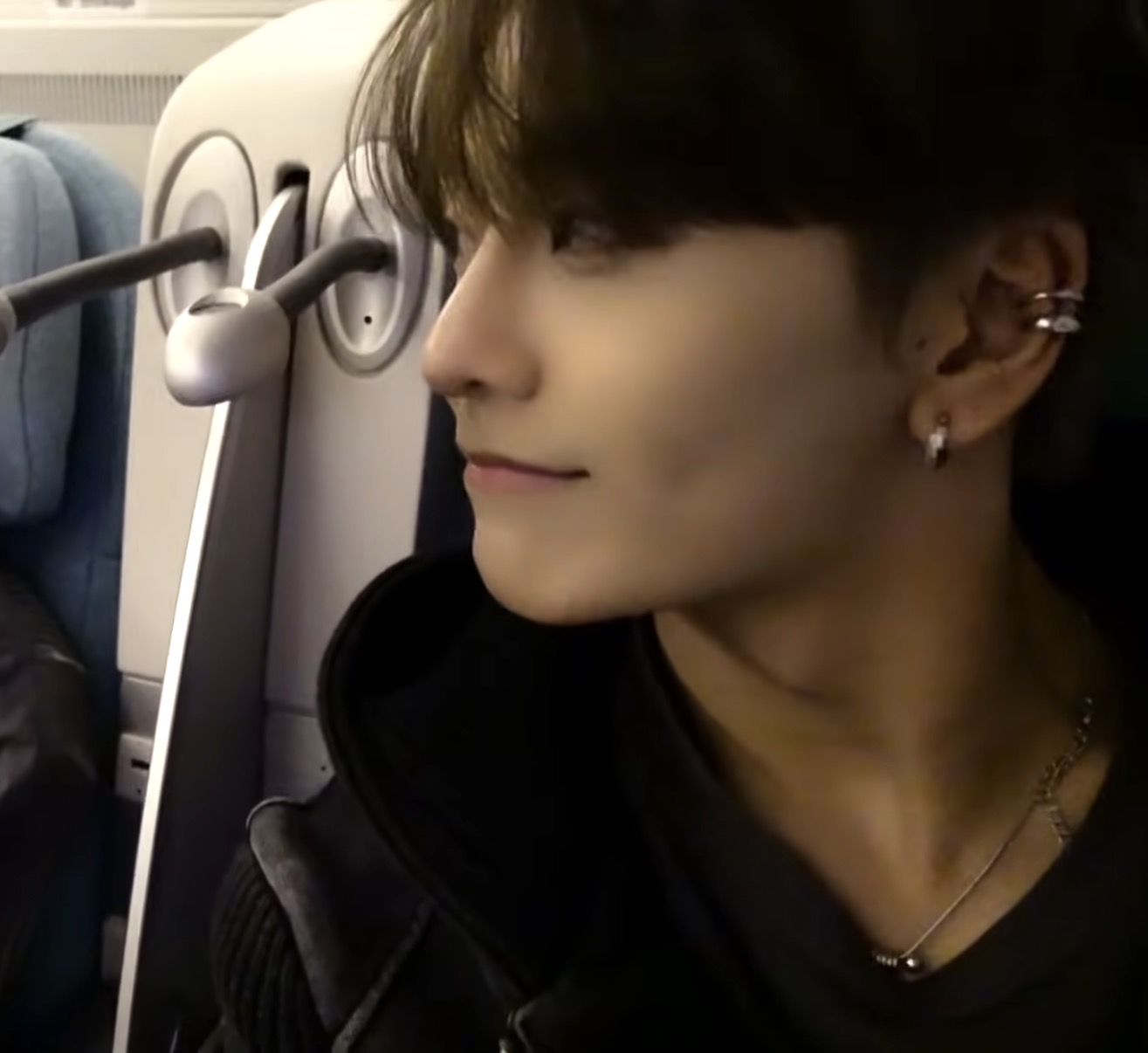 [잡담] 오늘 자컨 허씬롱 사귐통 온다 | 인스티즈