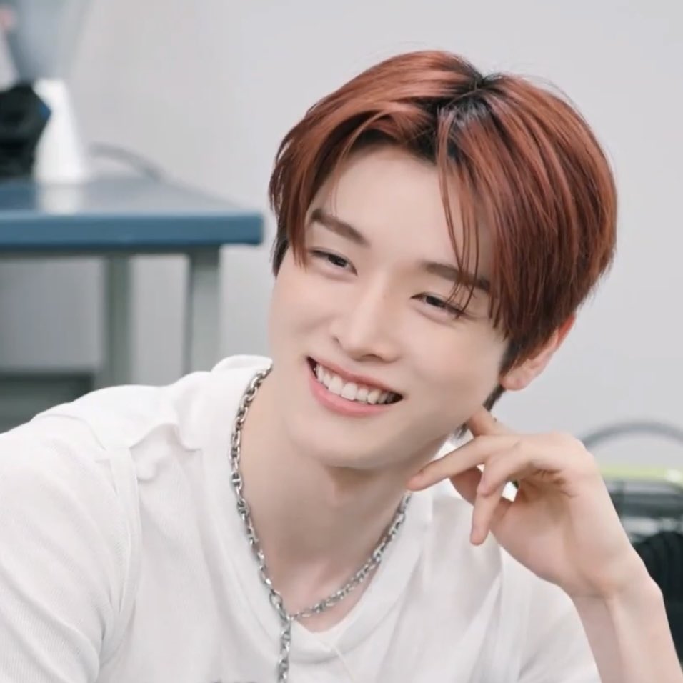 [잡담] 성찬 빨머가 휙 지나가서그런가 | 인스티즈