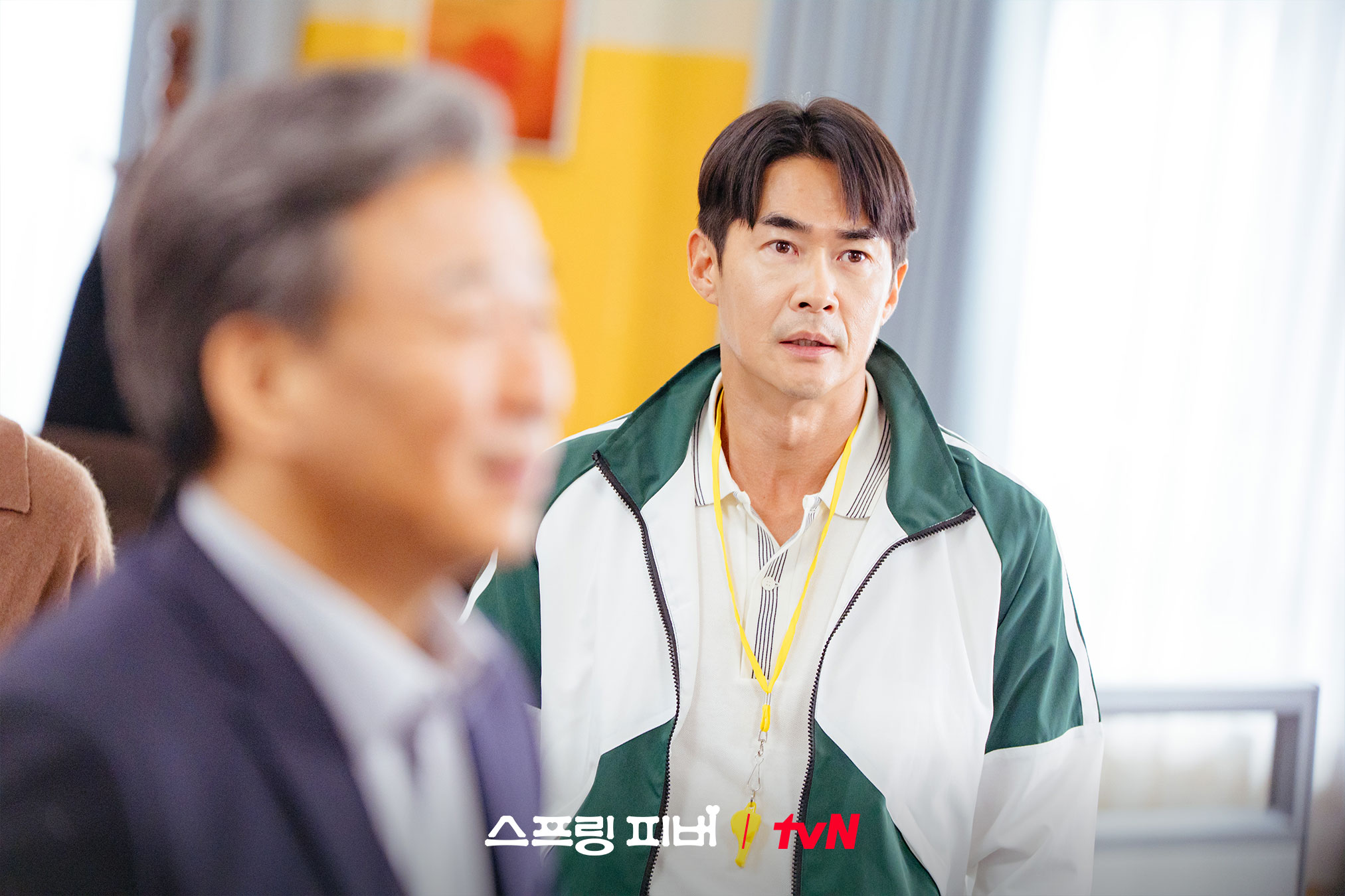 [잡담] 스프링피버) 각양각색! 신수고 선생님들을 소개합니다👩🏻‍🏫신수읍으로 내려온 정체불명 교사 윤봄부터🤔국어 교사 서혜숙과 체육 교사 정진혁의 중년 로맨스!💘 | 인스티즈