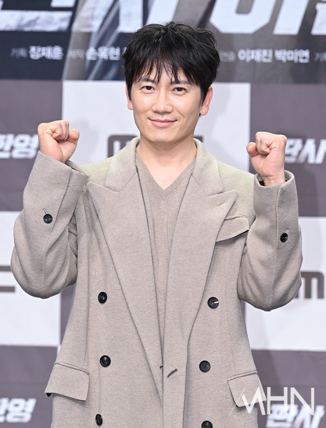 [잡담] 판사이한영) 제작발표회 포토타임 지성,박희순,원진아,태항호,백진희,오세영,황희 | 인스티즈